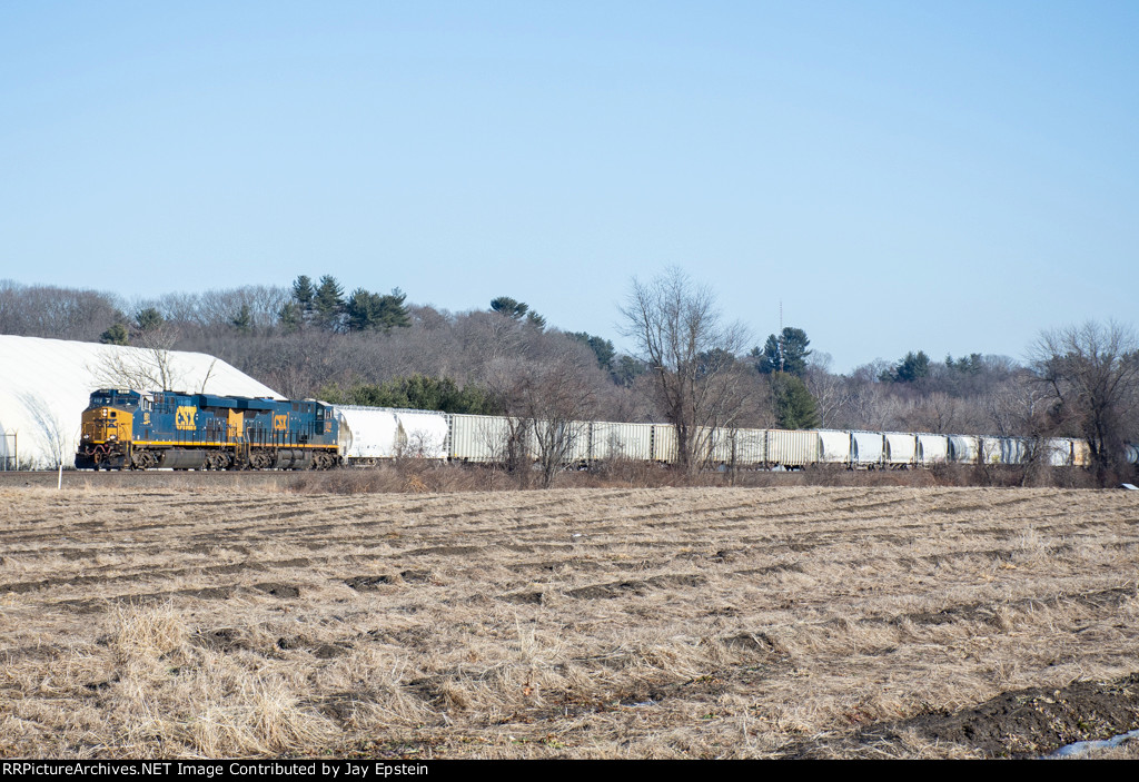 Q425 rounds the bend at Williams Riding Way